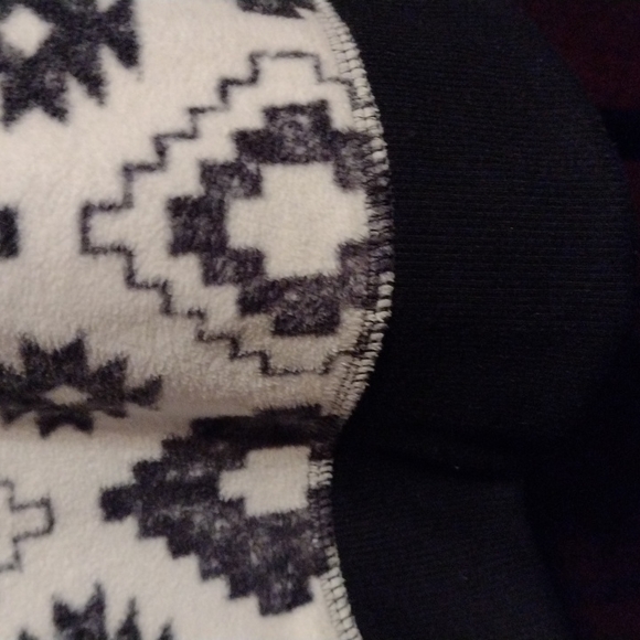 Eddie Bauer Black and White Patterned Fleece - Picture 3 of 4